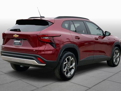 Used 2025 Chevrolet Trax LT image 12