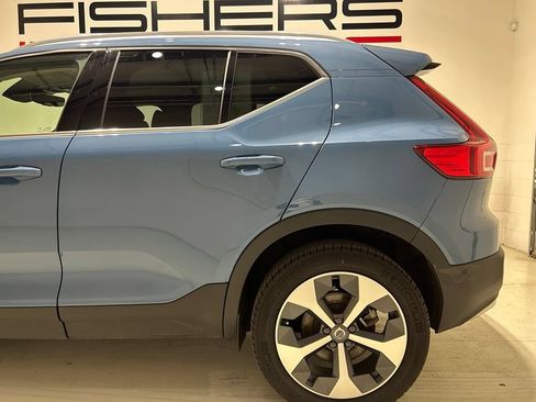 Used 2024 Volvo XC40 B5 Plus w/ Protection Package Premier AWD/4WD image 4