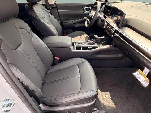 New 2026 Kia Sorento EX FWD image 18