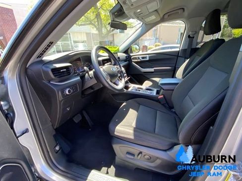 Used 2022 Ford Explorer XLT AWD/4WD image 31