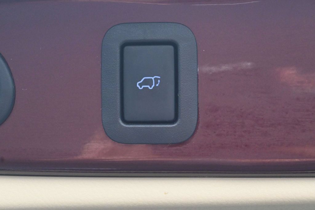 Used 2015 Toyota Highlander XLE AWD/4WD image 34