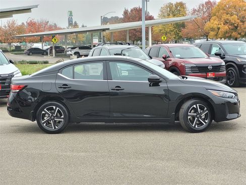 New 2025 Nissan Sentra SV image 3