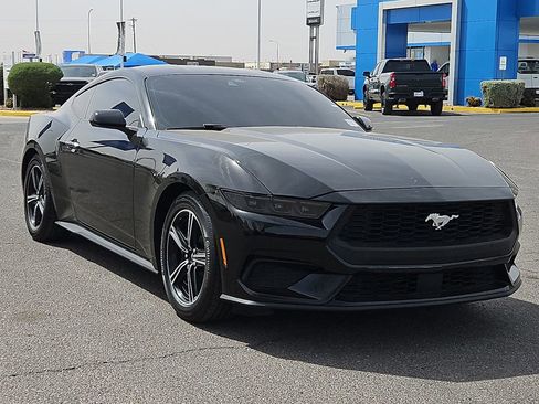 Used 2025 Ford Mustang EcoBoost image 6