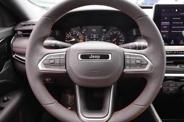 Used 2025 Jeep Compass Trailhawk AWD/4WD image 10