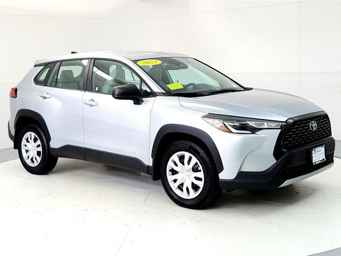 Certified 2023 Toyota Corolla Cross L image 7