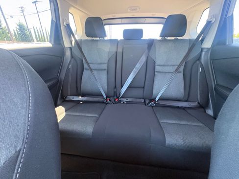 Used 2025 Nissan Rogue SV FWD image 40