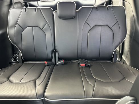 New 2026 Chrysler Pacifica Limited w/ Uconnect Theater Family Group image 31