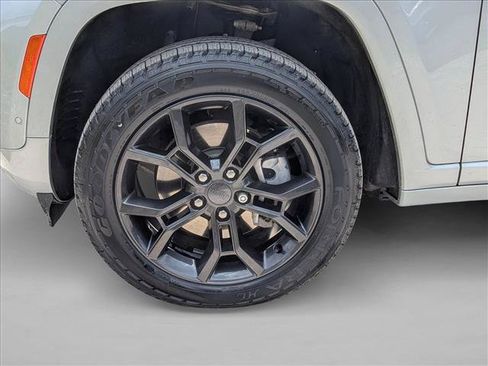Used 2023 Jeep Grand Cherokee 30th Anniversary AWD/4WD image 25
