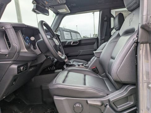 New 2025 Ford Bronco Badlands image 12
