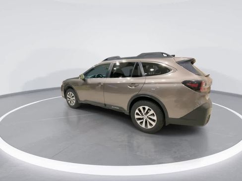 Used 2022 Subaru Outback Premium image 6