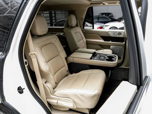 Used 2021 Lincoln Navigator Reserve image 33