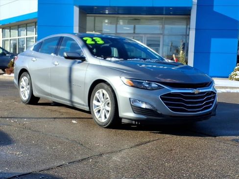 Used 2023 Chevrolet Malibu LT image 2