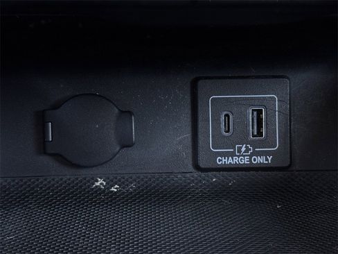 Used 2020 Nissan Pathfinder SV w/ Rock Creek Edition image 21