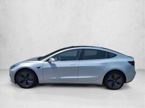 Used 2018 Tesla Model 3 Long Range RWD image 9