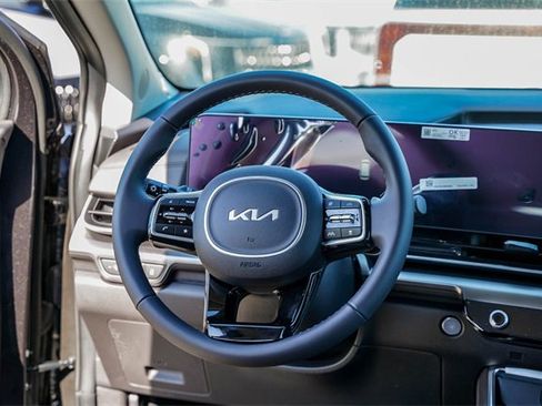 New 2025 Kia Carnival SX w/ SX Dark Edition Package image 32