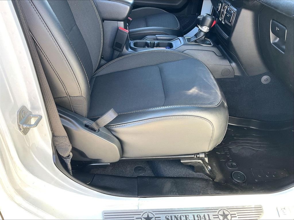 Used 2023 Jeep Gladiator Sport AWD/4WD image 33
