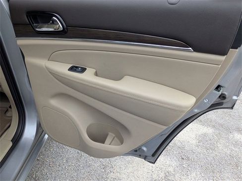 Used 2019 Jeep Grand Cherokee Overland image 30