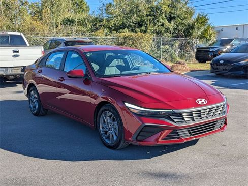 Certified 2024 Hyundai Elantra SEL image 3