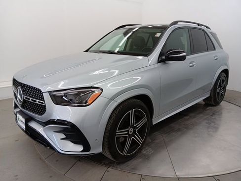 Used 2024 Mercedes-Benz GLE 350 4MATIC w/ AMG Line Exterior image 3