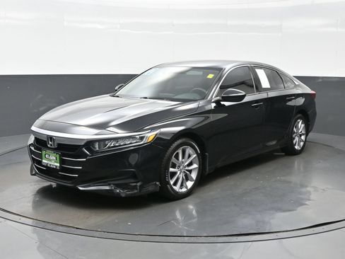 Used 2022 Honda Accord LX image 2