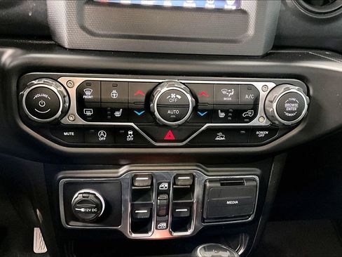 Used 2021 Jeep Wrangler Unlimited Sport image 29