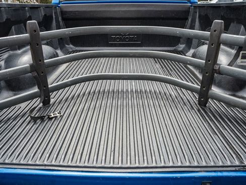 Used 2018 Toyota Tundra SR5 w/ SR5 Upgrade Package image 10