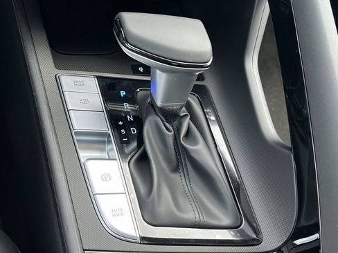 New 2026 Hyundai Elantra Limited FWD image 18