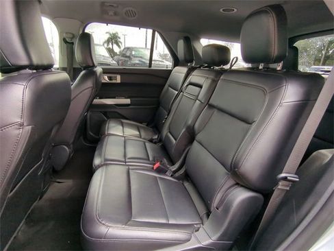 Used 2024 Ford Explorer Limited image 17