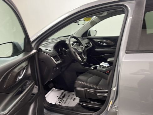 Used 2024 GMC Terrain SLE AWD/4WD image 2