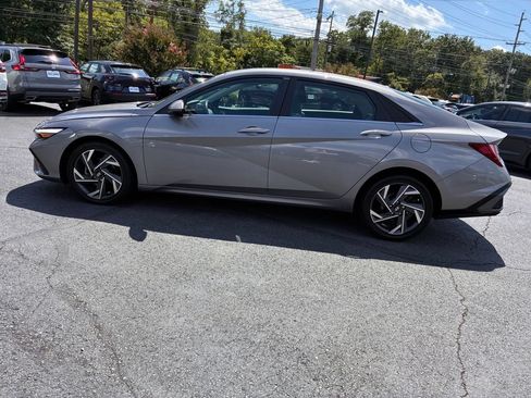 Used 2024 Hyundai Elantra Limited FWD image 4