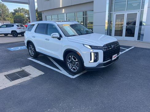 Used 2024 Hyundai Palisade SEL w/ Premium Package FWD image 1