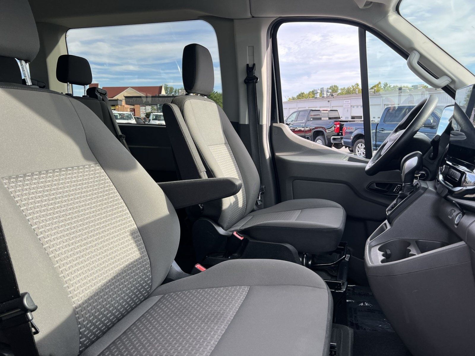 Used 2024 Ford Transit 350 XLT RWD image 26