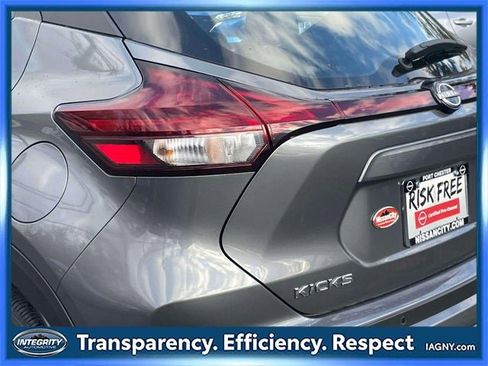 Certified 2025 Nissan Kicks Play S image 11