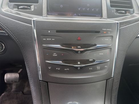 Used 2013 Lincoln MKS AWD image 33