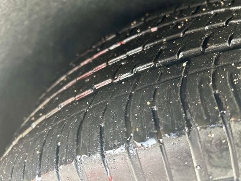 Used 2024 Chrysler Pacifica Touring-L image 10