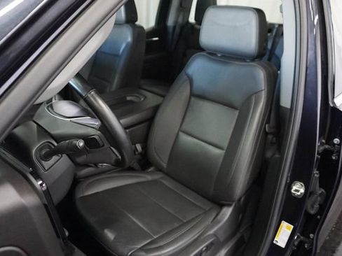 Used 2025 GMC Sierra 1500 SLT RWD image 14