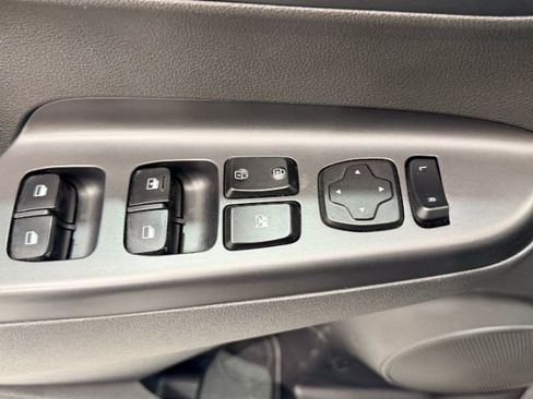 Used 2018 Hyundai Kona SE image 13