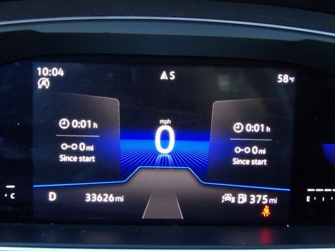 Used 2022 Volkswagen Tiguan SE image 3