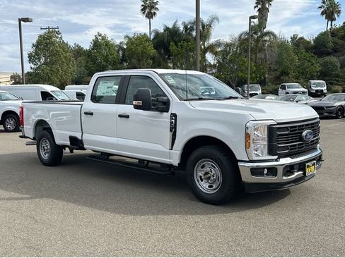 New 2026 Ford F250 XL w/ XL Chrome Package image 3