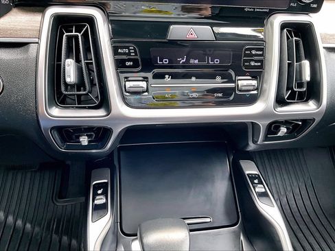 Used 2023 Kia Sorento S w/ Panoramic Sunroof Package AWD/4WD image 28