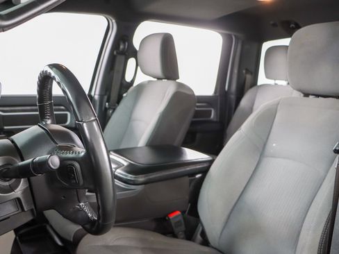 Used 2024 RAM 2500 Big Horn AWD/4WD image 25