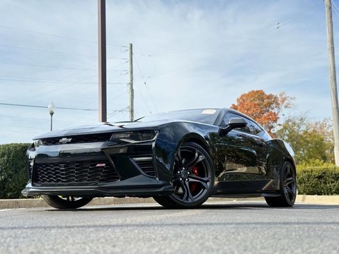 Used 2018 Chevrolet Camaro SS image 2