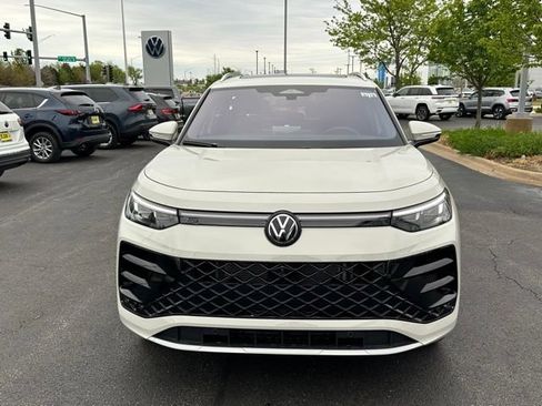 New 2026 Volkswagen Tiguan SEL R-Line AWD/4WD image 2