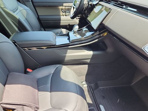 New 2026 Land Rover Range Rover Sport SE AWD/4WD image 3
