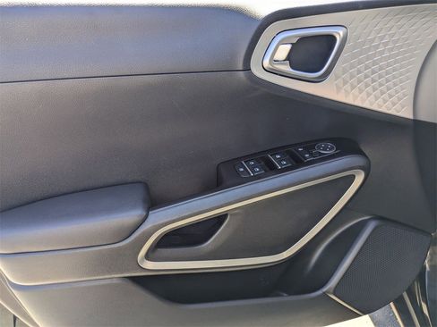 Used 2023 Kia Soul LX w/ Option Group 015 image 15