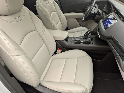 Used 2023 Cadillac XT4 Premium Luxury w/ Cold Weather Package image 25