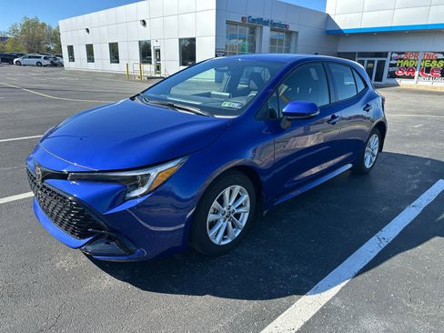 Used 2025 Toyota Corolla SE w/ SE Package image 1