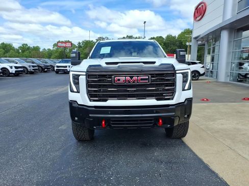 Used 2026 GMC Sierra 2500 AT4X AWD/4WD image 3