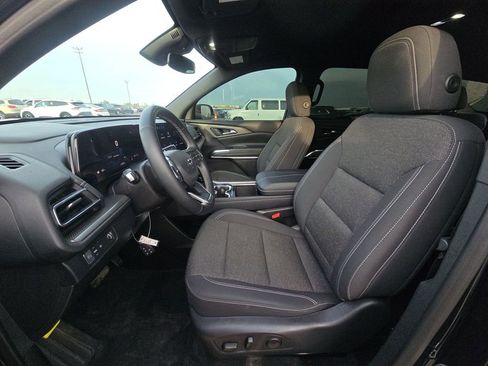 Used 2025 Chevrolet Traverse LT w/ Midnight/Sport Edition image 4