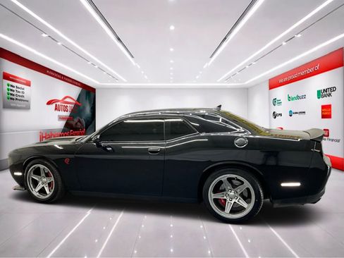 Used 2018 Dodge Challenger SRT Hellcat RWD image 5